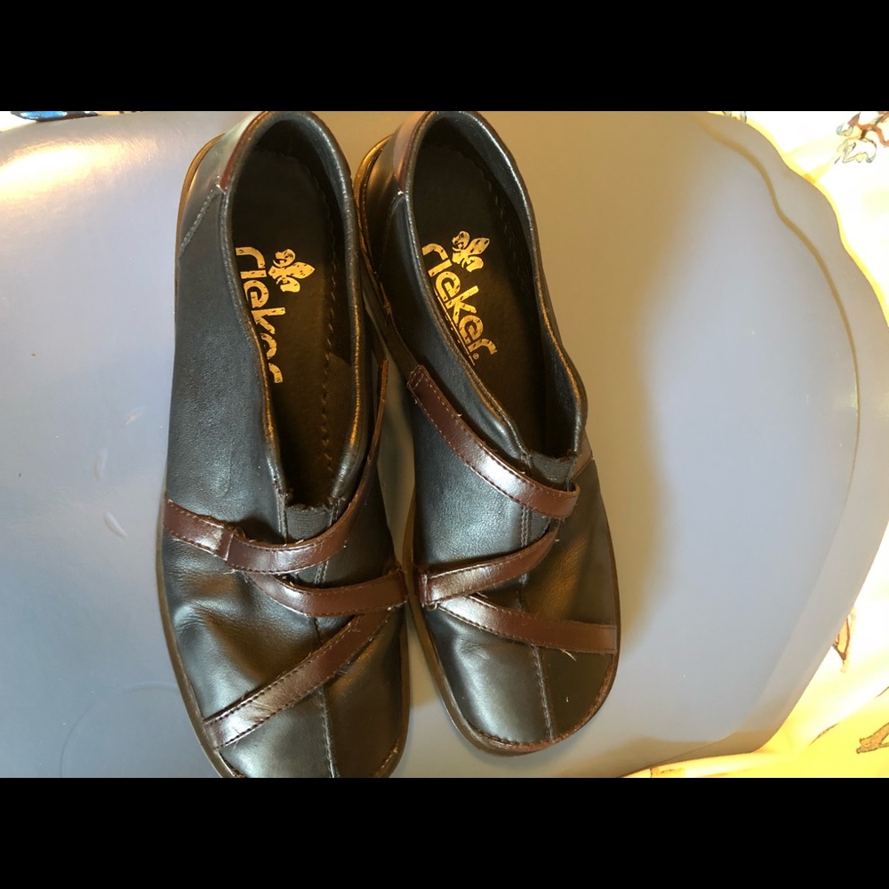 Rieker ANTISTRESS Black with Brown trim